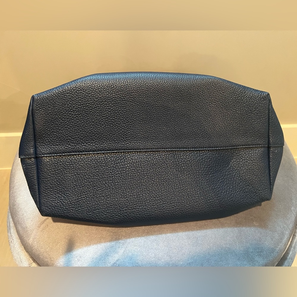Prada leather handbag - Picture 7 of 11